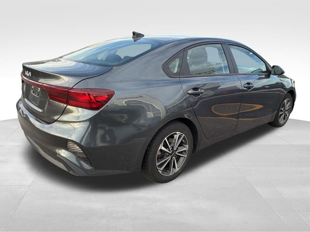 Used 2023 Kia Forte LXS FWD image 5