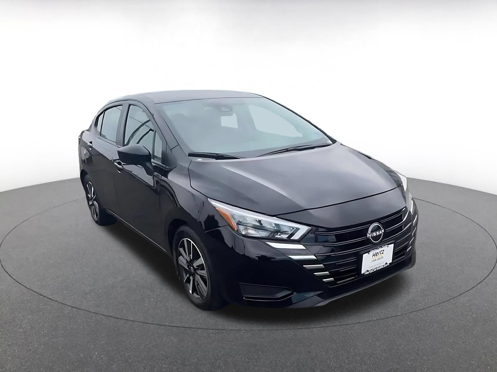 Used 2025 Nissan Versa SV FWD image 3