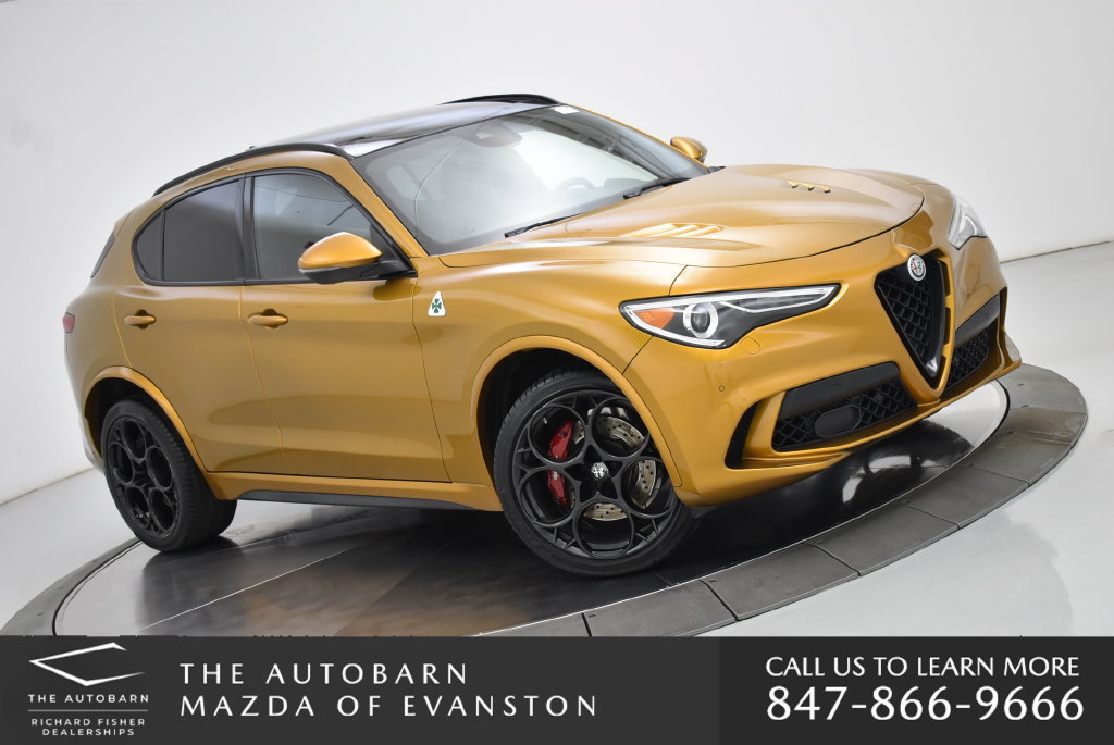 Used 2022 Alfa Romeo Stelvio Quadrifoglio w/ Active Assist Plus Package AWD/4WD image 2