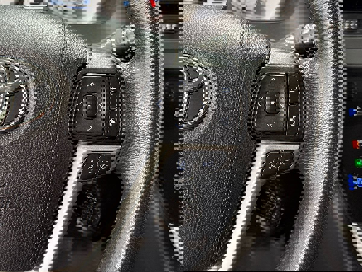 Used 2020 Toyota Sienna SE image 18