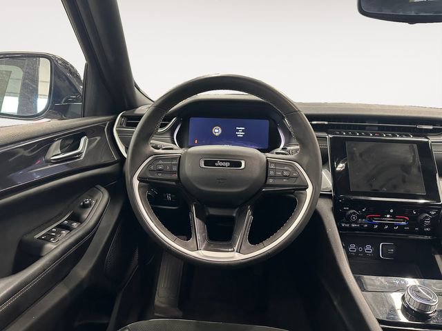 Used 2023 Jeep Grand Cherokee L Laredo image 12