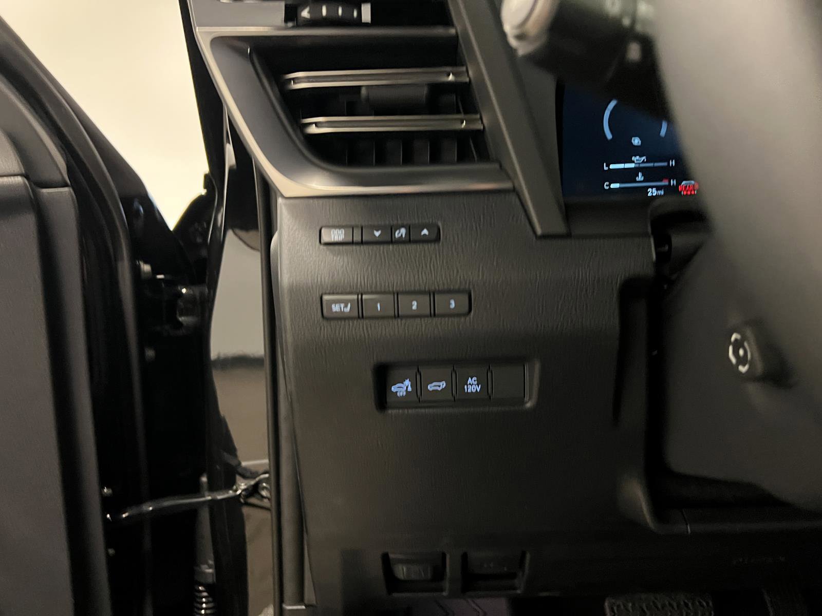 Used 2026 Lexus GX 550 w/ Accessory Package (2T) AWD/4WD image 15