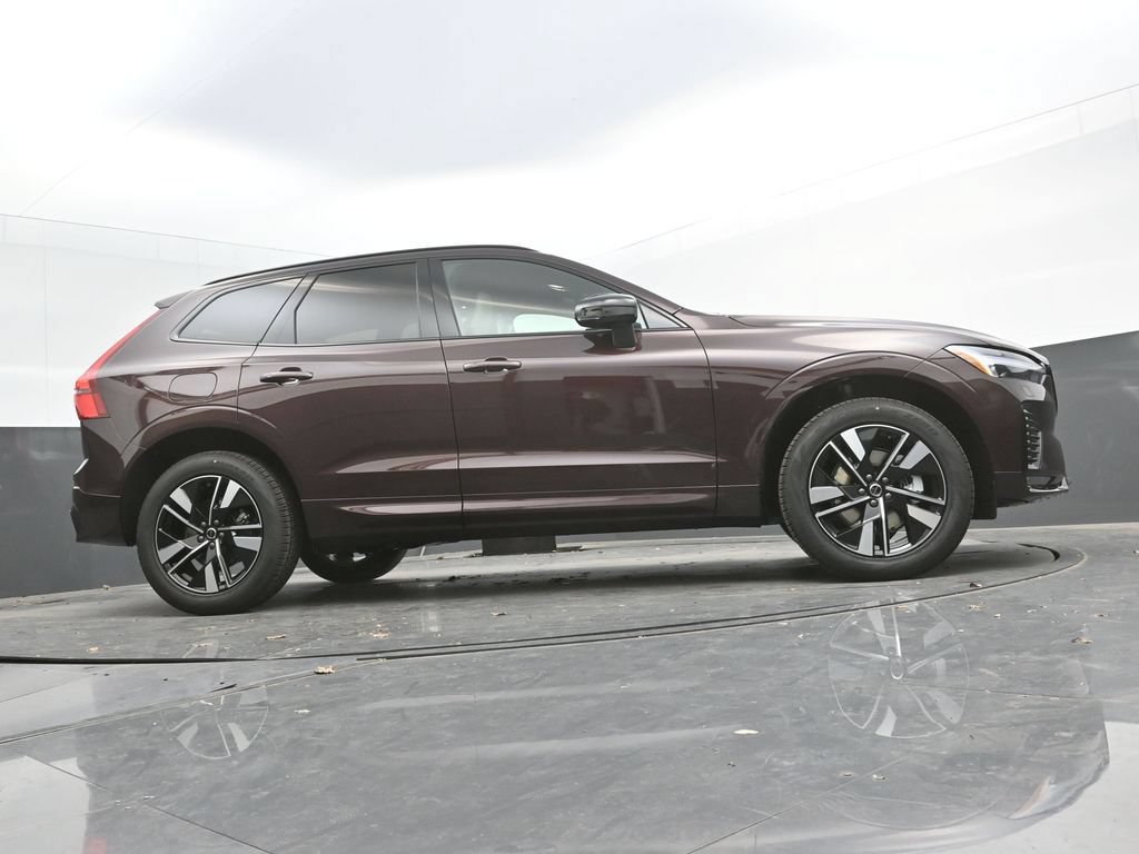 New 2026 Volvo XC60 B5 Core w/ Climate Package AWD/4WD image 35