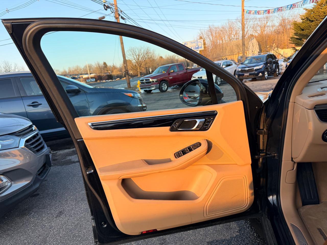 Used 2015 Porsche Macan S w/ Premium Package Plus image 14