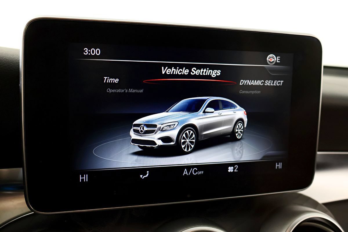Used 2017 Mercedes-Benz GLC 300 4MATIC Coupe image 32