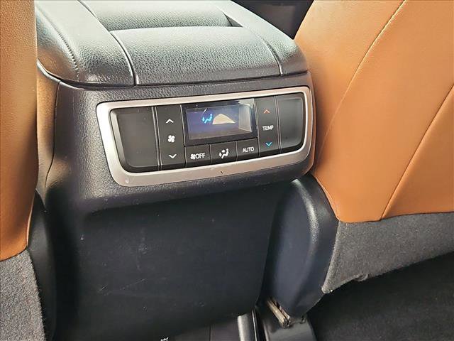 Used 2018 Toyota Highlander Limited AWD/4WD image 18