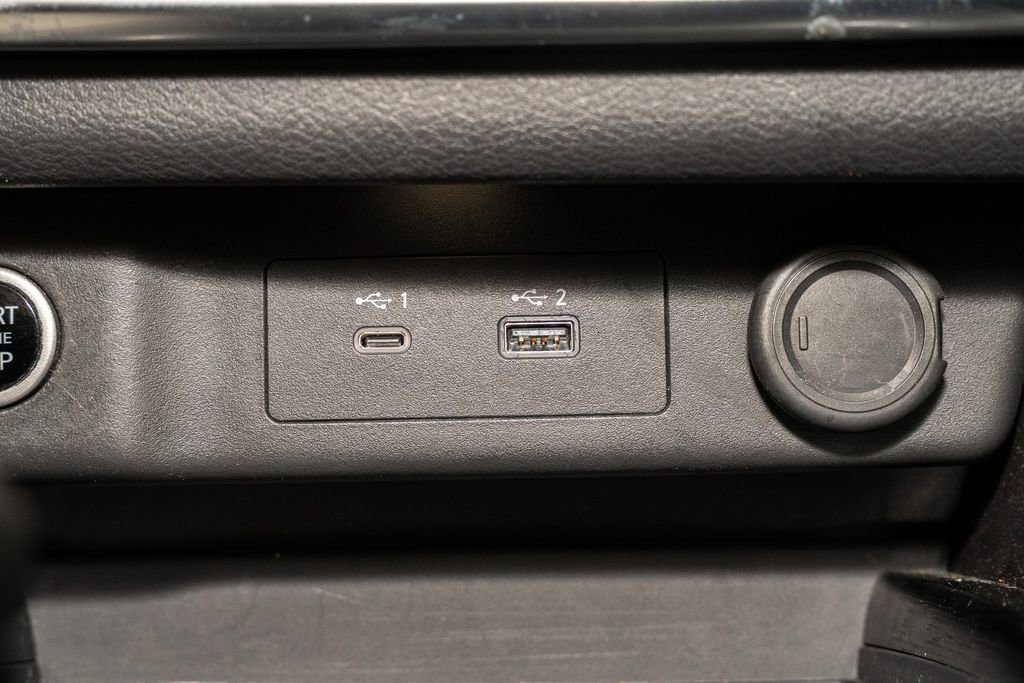 Used 2022 Nissan Rogue SL w/ SL Premium Package image 17