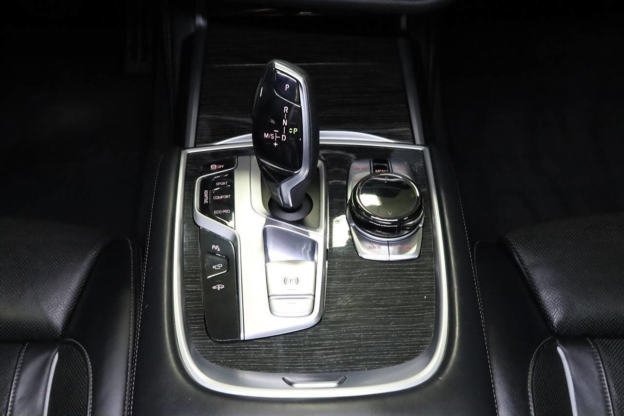 Used 2019 BMW 750i xDrive image 14