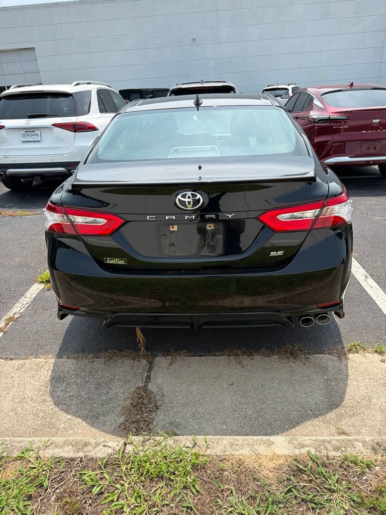 Used 2020 Toyota Camry SE FWD image 4