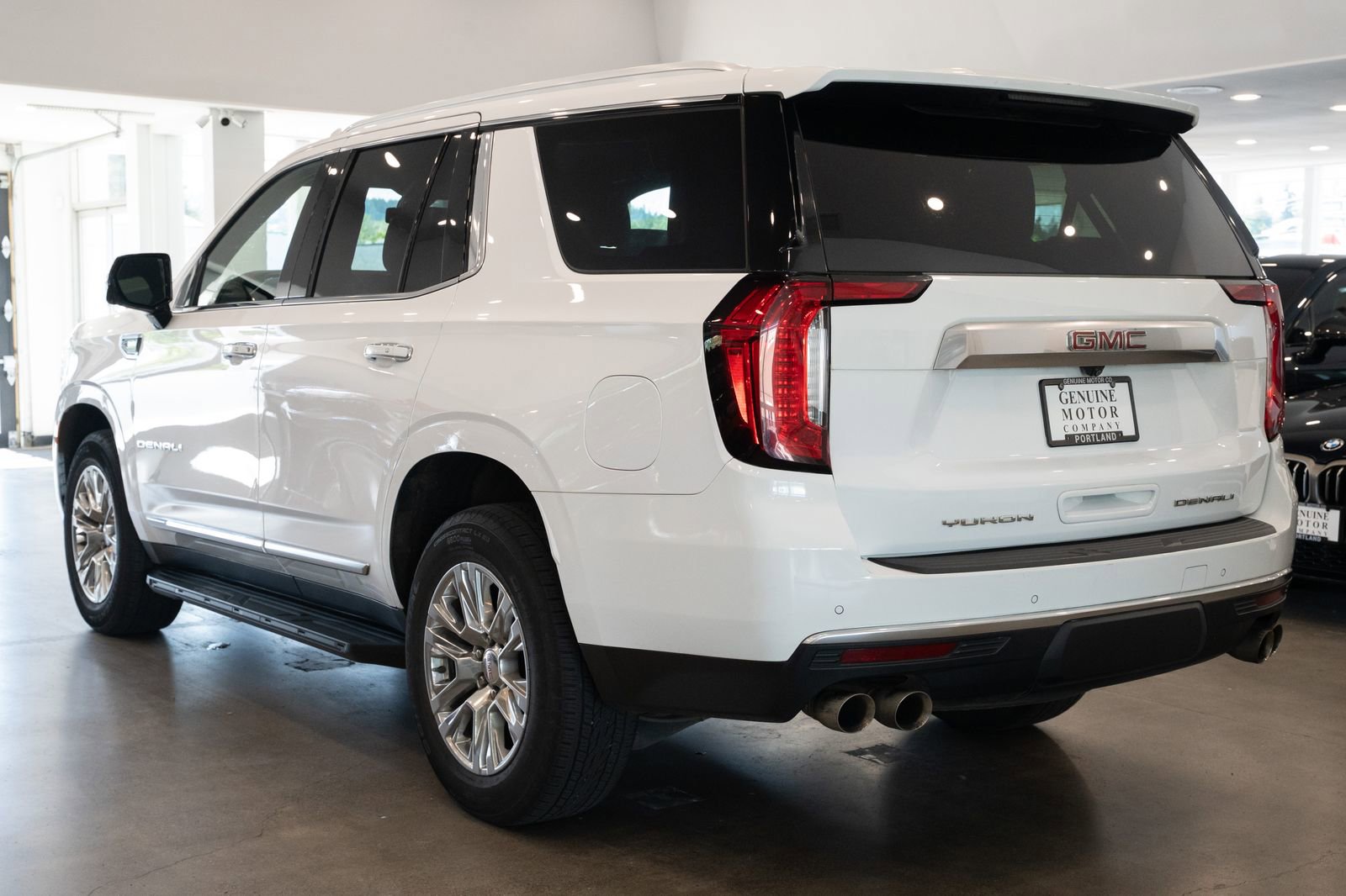 Used 2022 GMC Yukon Denali AWD/4WD image 6