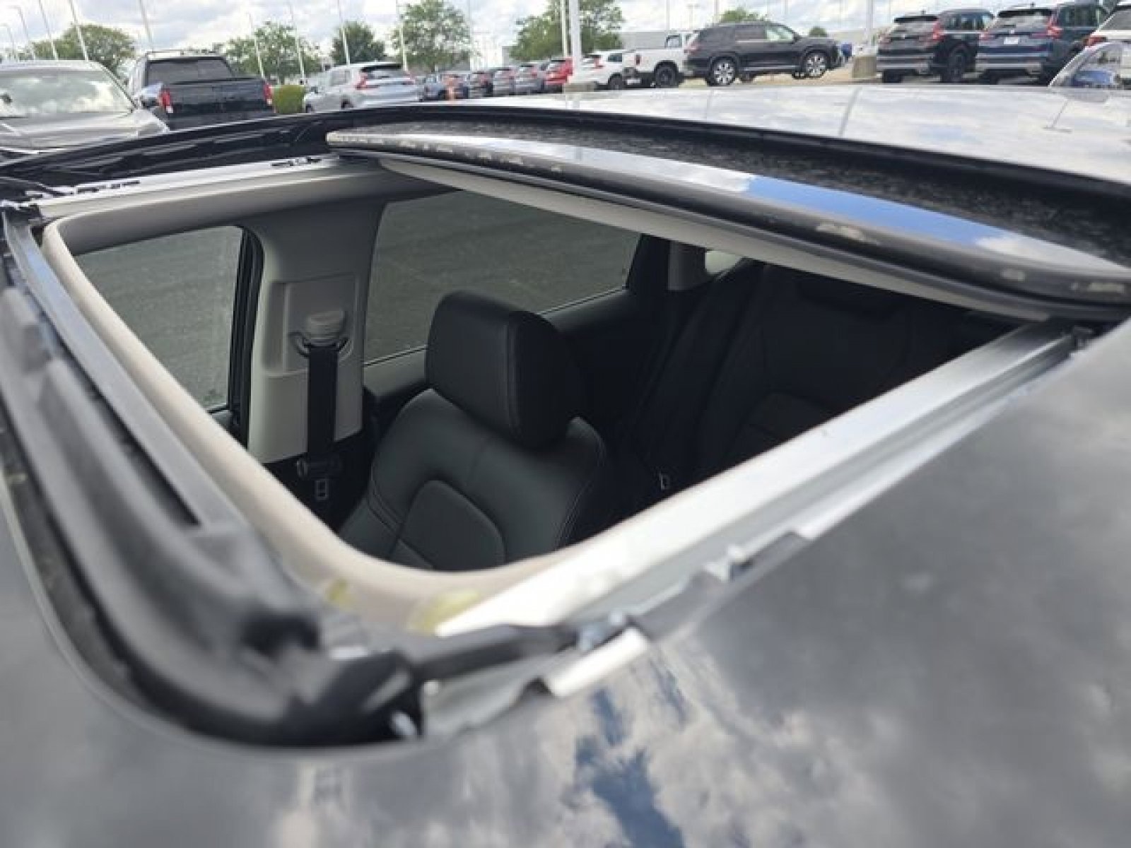 New 2026 Honda HR-V EX-L image 3