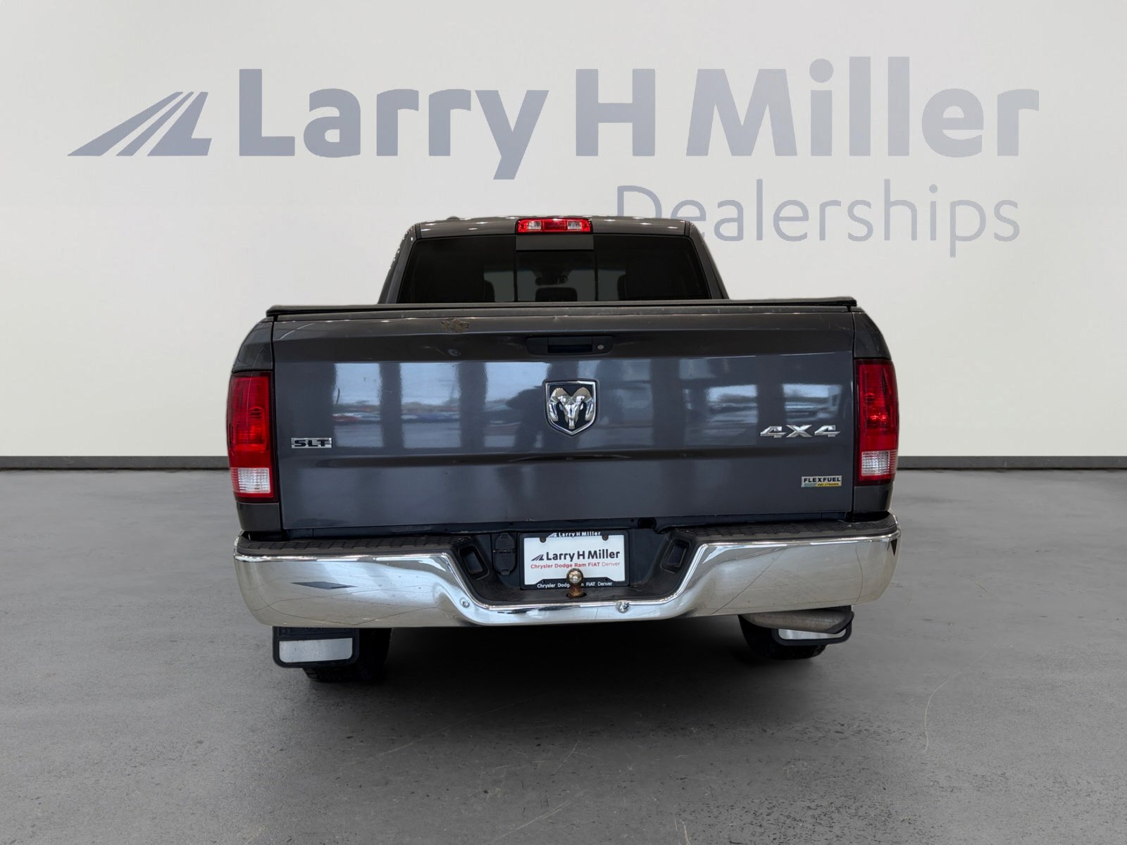 Used 2017 RAM 1500 Classic SLT AWD/4WD image 4