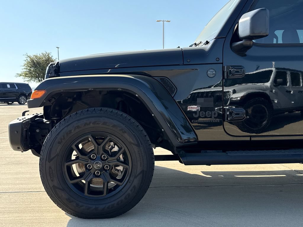 Used 2023 Jeep Gladiator Mojave AWD/4WD image 4
