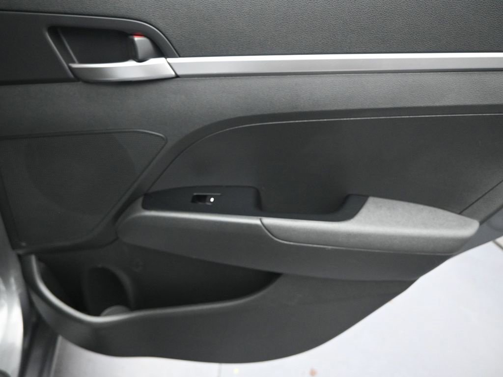 Used 2019 Hyundai Elantra SE w/ Cargo Package image 25