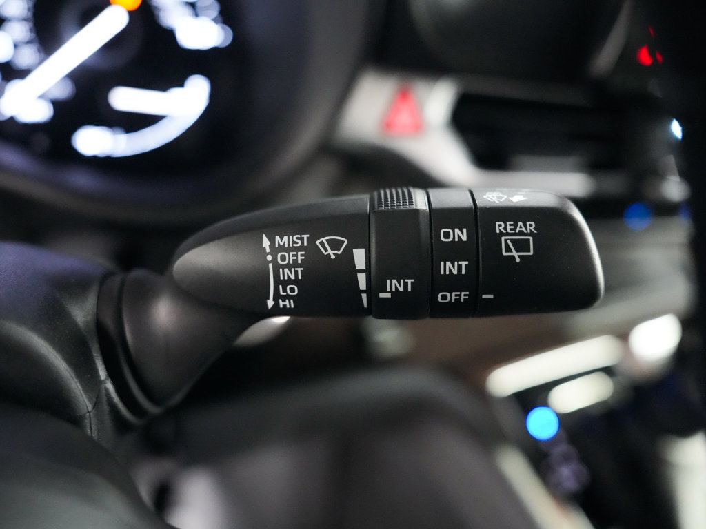 Used 2024 Toyota Sienna XLE w/ XLE Plus Package FWD image 23