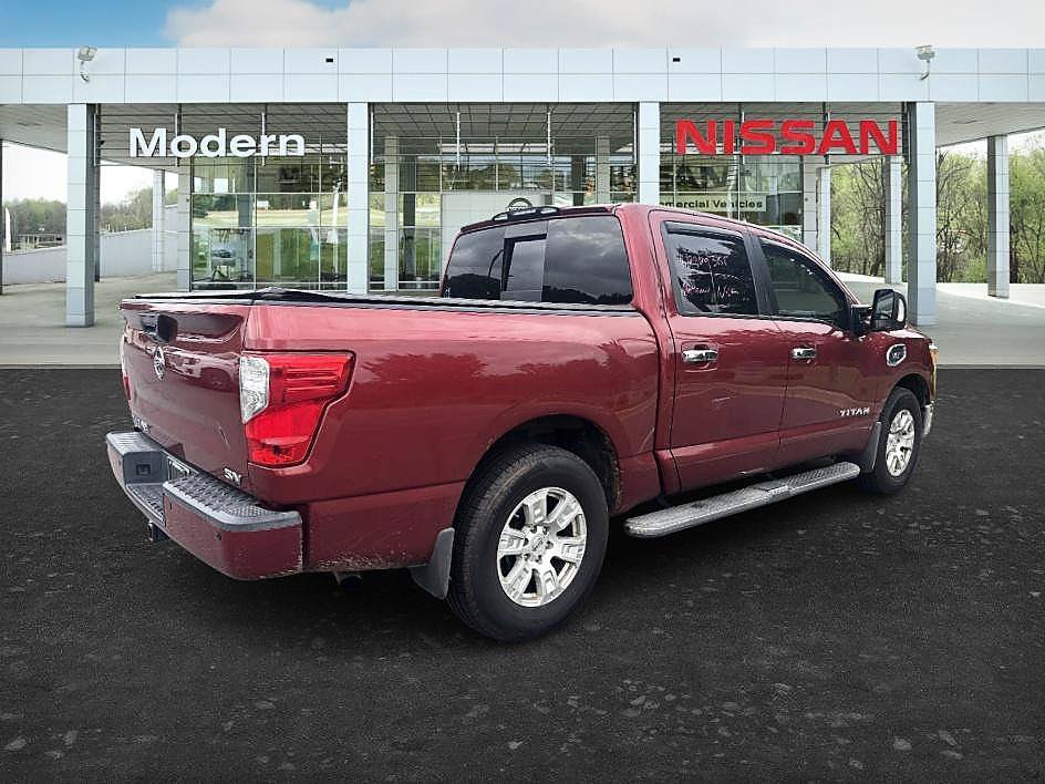 Used 2017 Nissan Titan SV RWD image 5