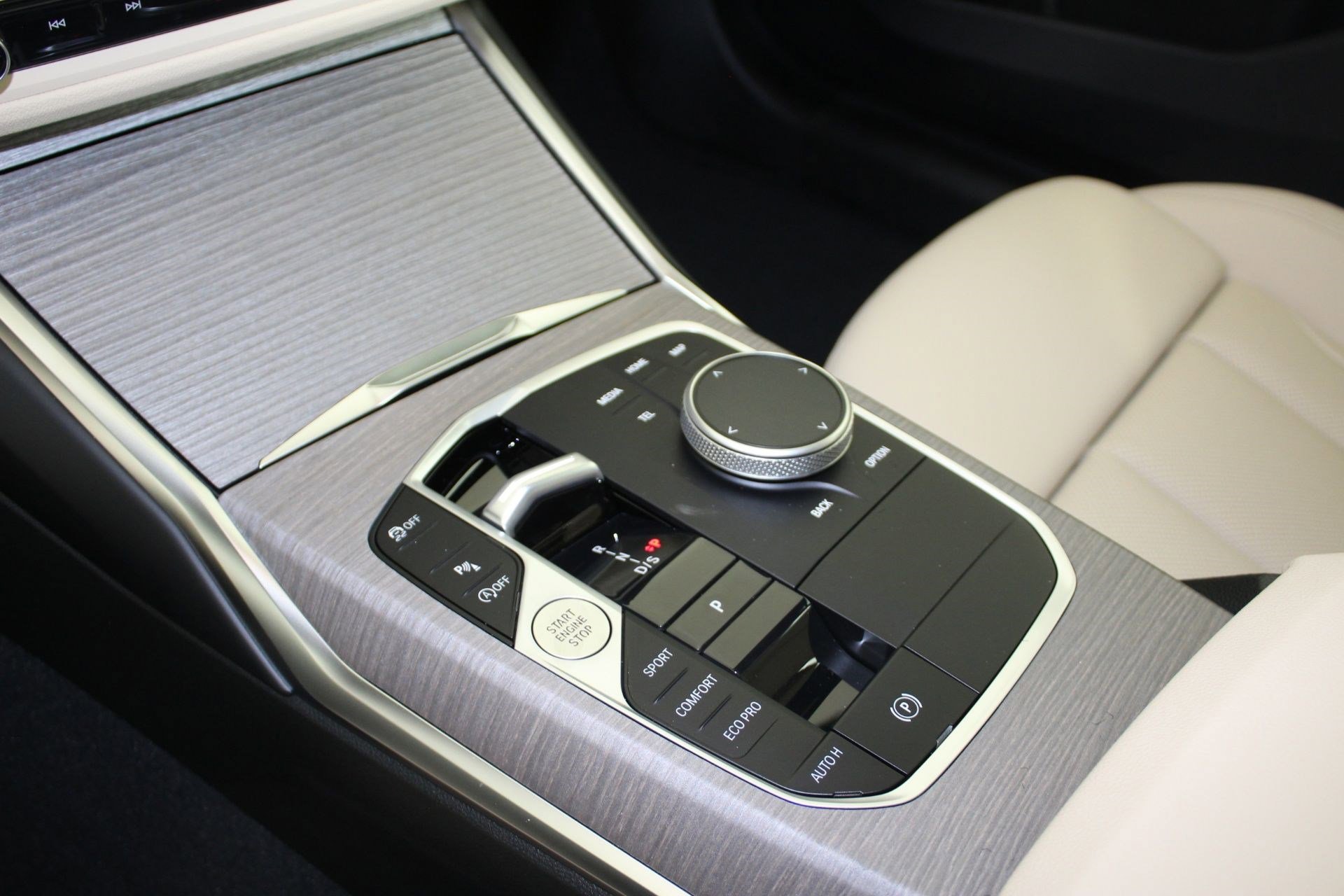 New 2026 BMW 330i Sedan w/ Premium Package RWD image 18