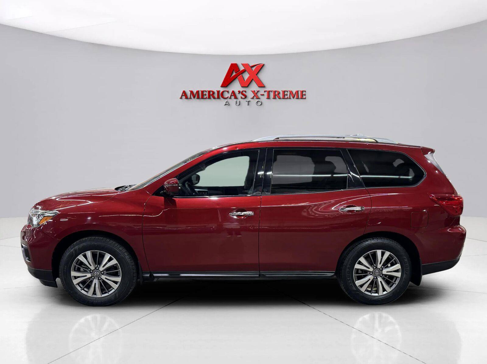 Used 2019 Nissan Pathfinder SL FWD image 4