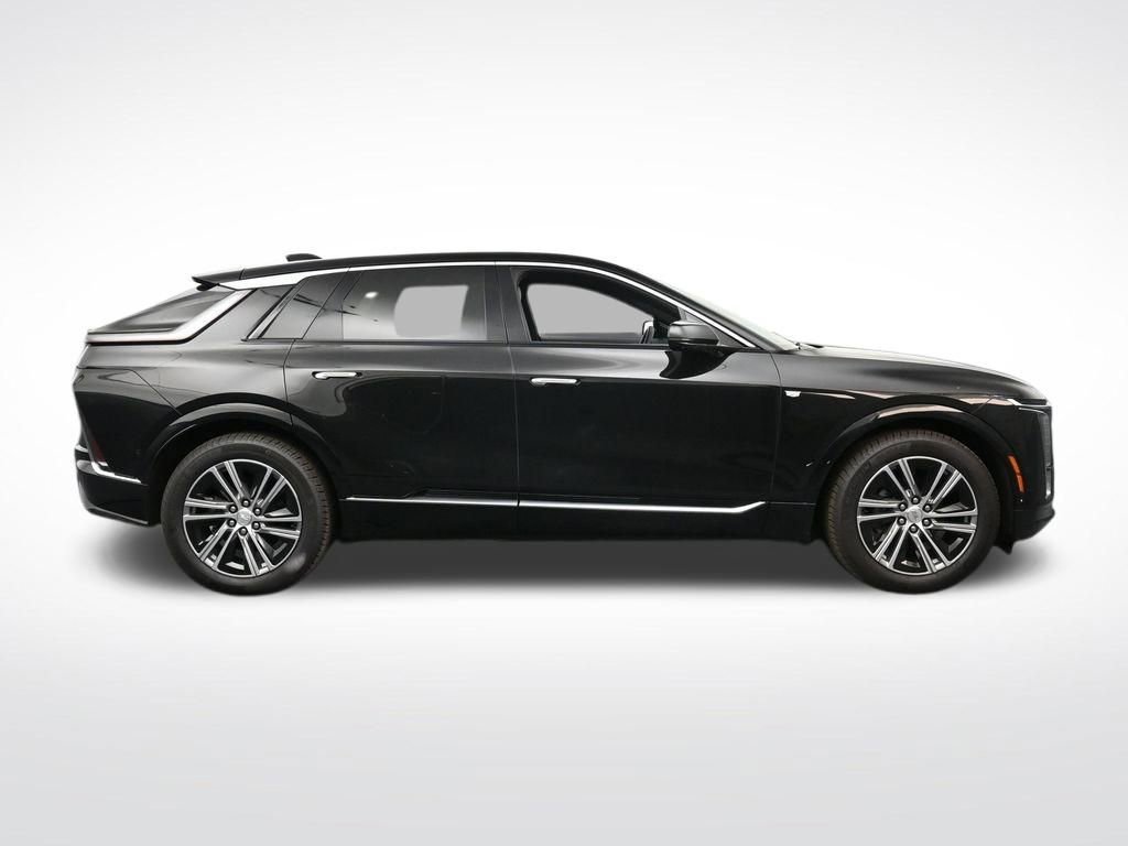 Used 2025 Cadillac Lyriq Luxury image 6