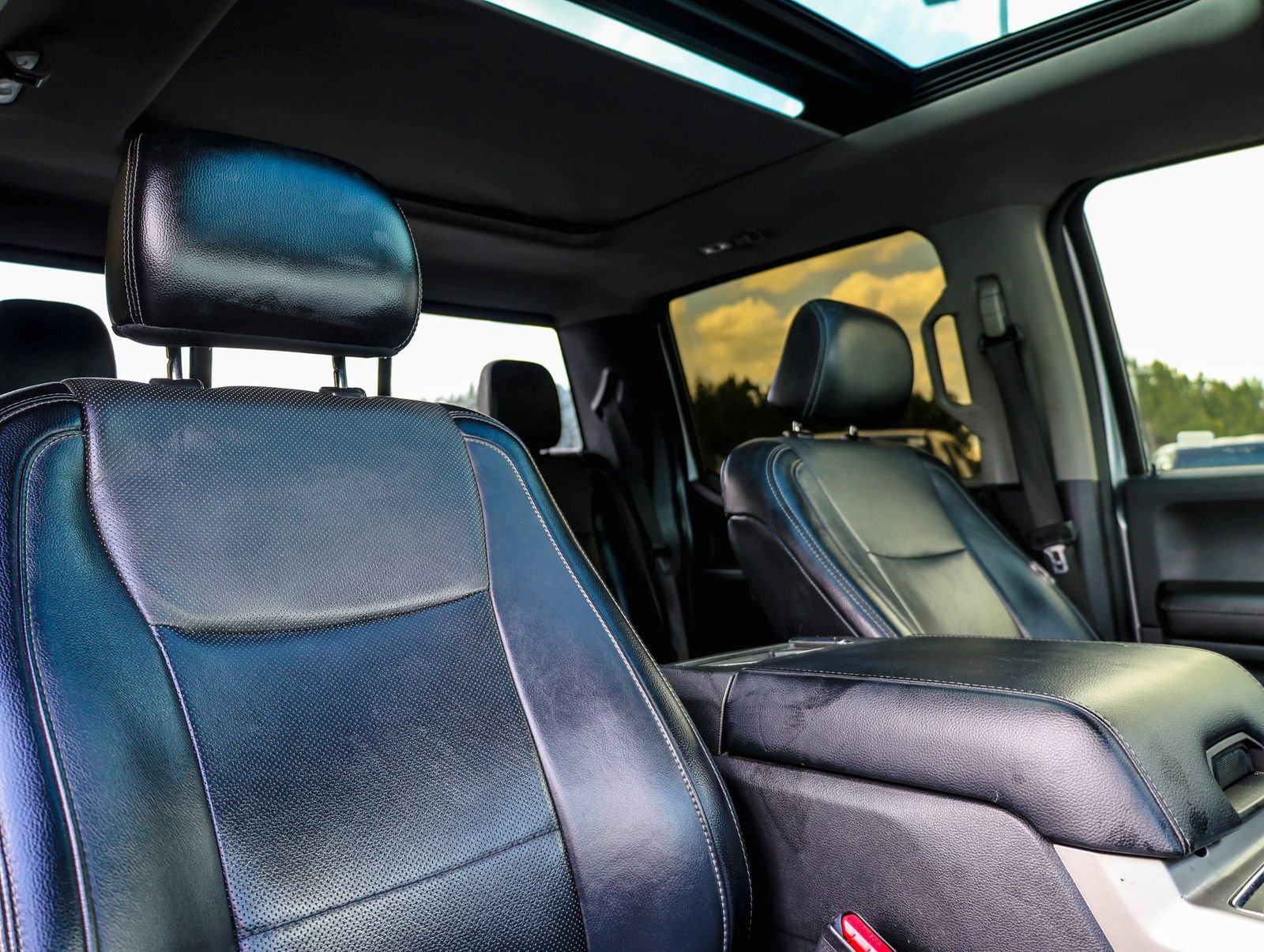 Used 2016 Ford F150 Lariat w/ Equipment Group 502A Luxury image 11