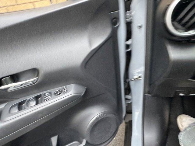 Used 2024 Nissan Kicks SV FWD image 17
