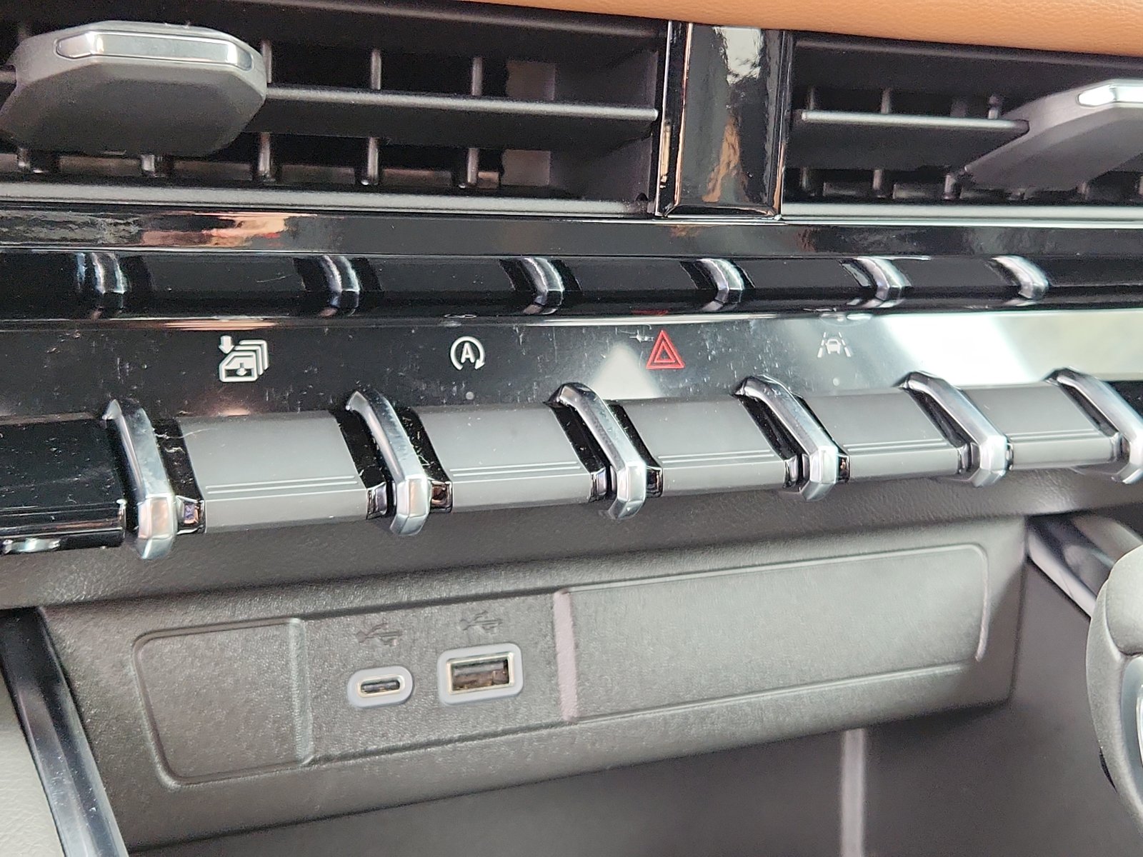 New 2026 GMC Canyon AT4 image 19