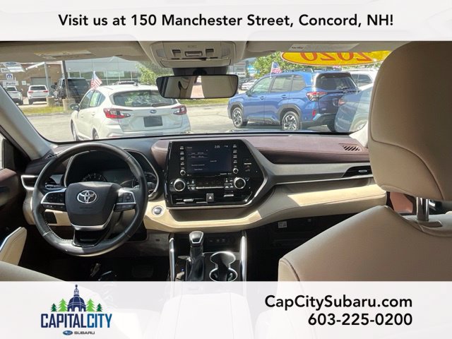 Used 2020 Toyota Highlander XLE AWD/4WD image 20