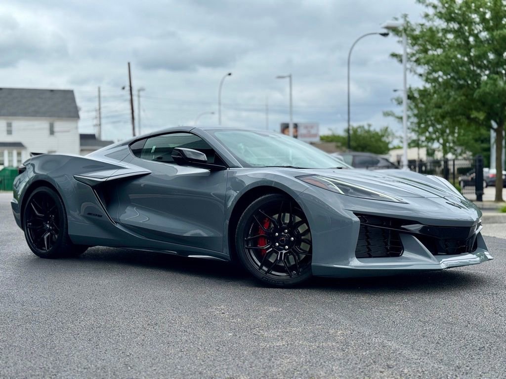 Used 2025 Chevrolet Corvette Z06 w/ Battery Protection Package image 9