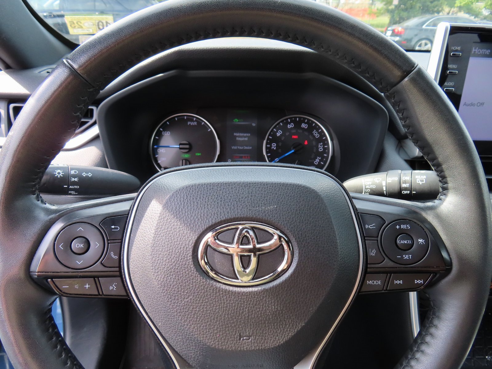 Used 2022 Toyota RAV4 SE w/ Convenience Package image 16