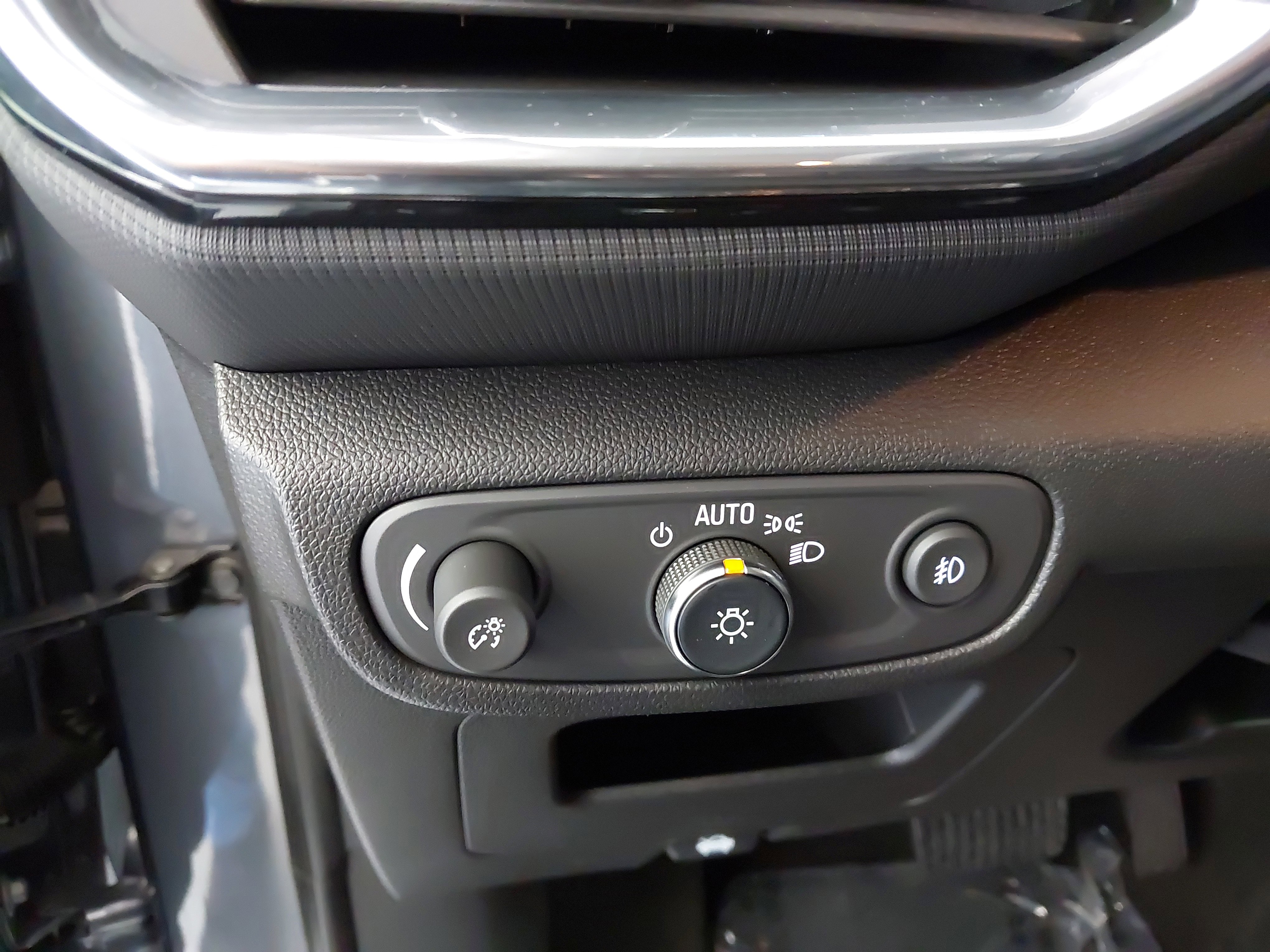 Used 2022 Chevrolet TrailBlazer LT w/ Convenience Package FWD image 24