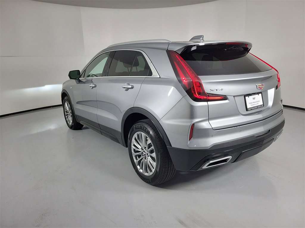 Certified 2025 Cadillac XT4 Premium Luxury image 3