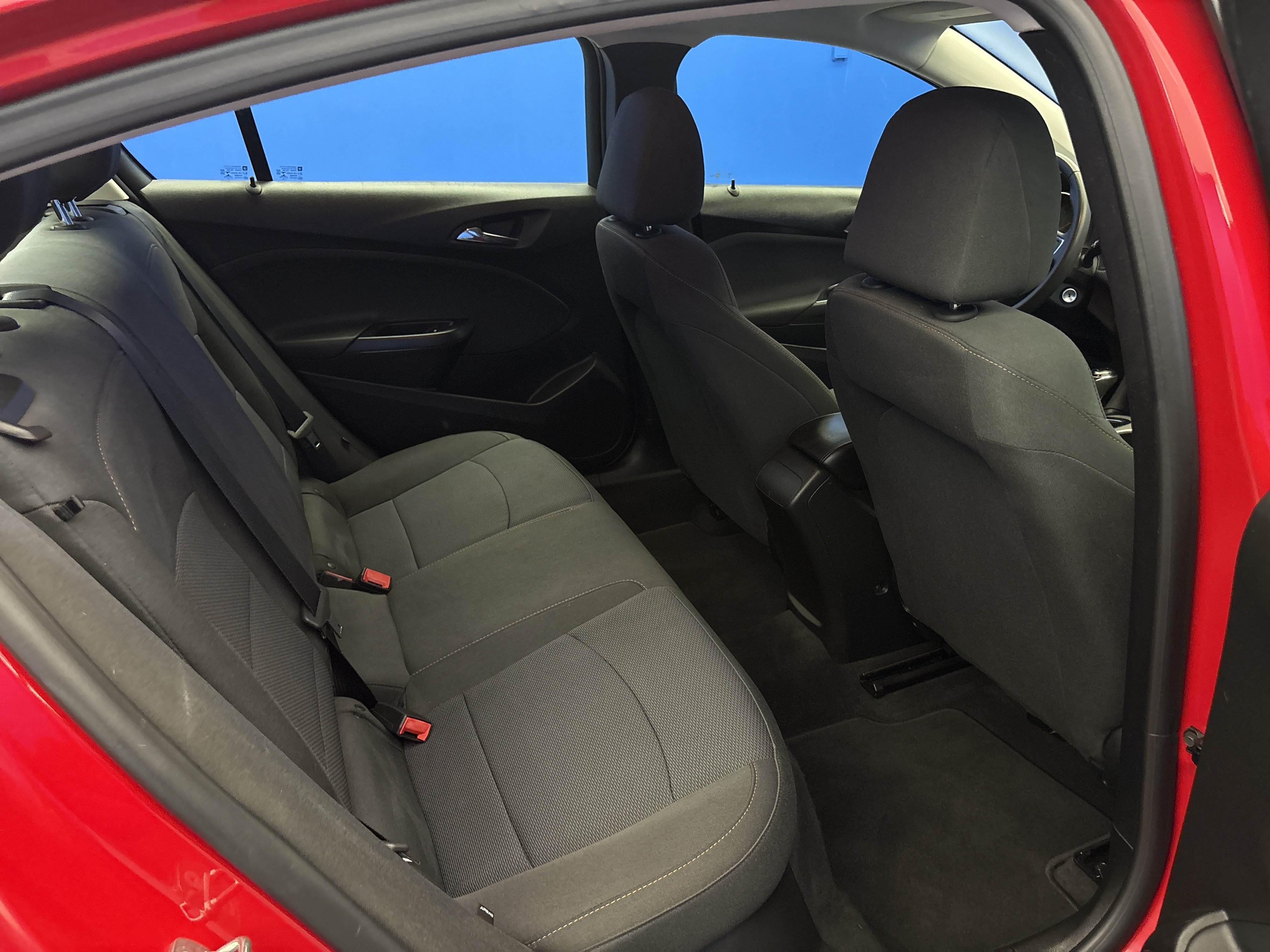Used 2018 Chevrolet Cruze LS FWD image 21