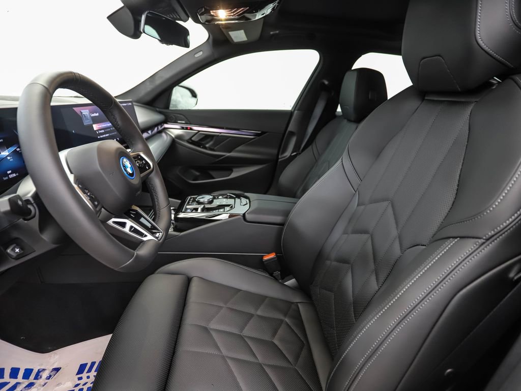 Used 2026 BMW i5 eDrive40 w/ M Sport Package image 11