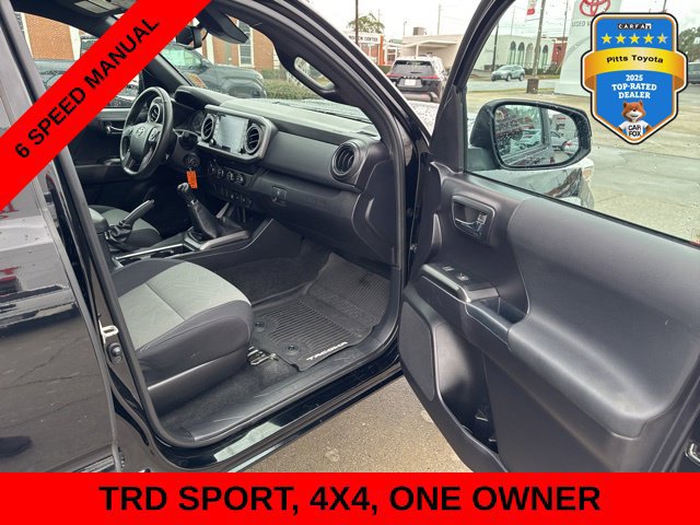 Used 2020 Toyota Tacoma TRD Sport AWD/4WD image 11