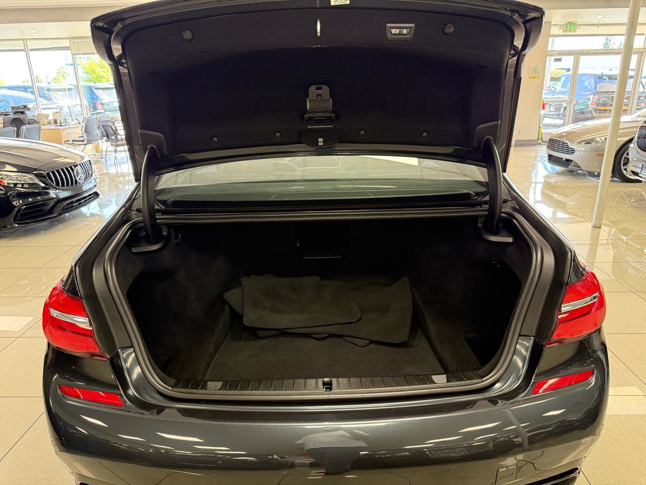 Used 2016 BMW 750i RWD image 35