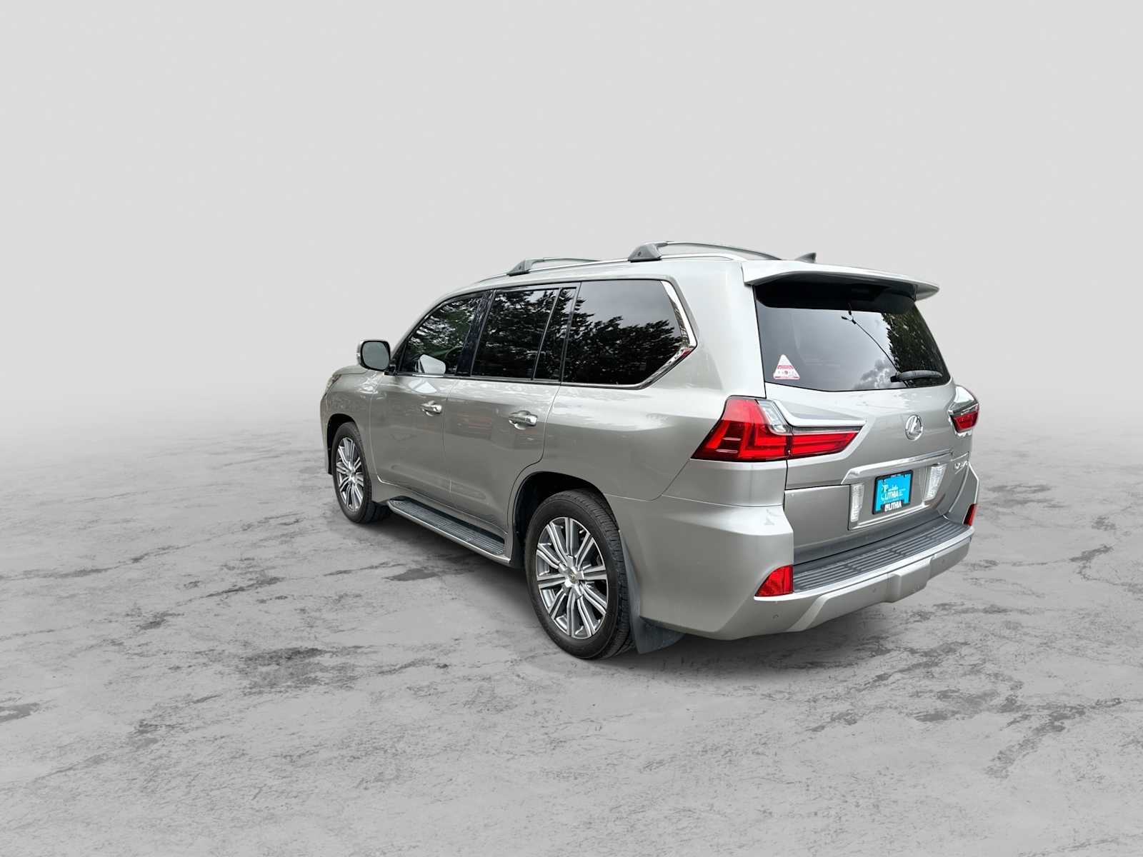 Used 2017 Lexus LX 570 4WD w/ Luxury Package image 6