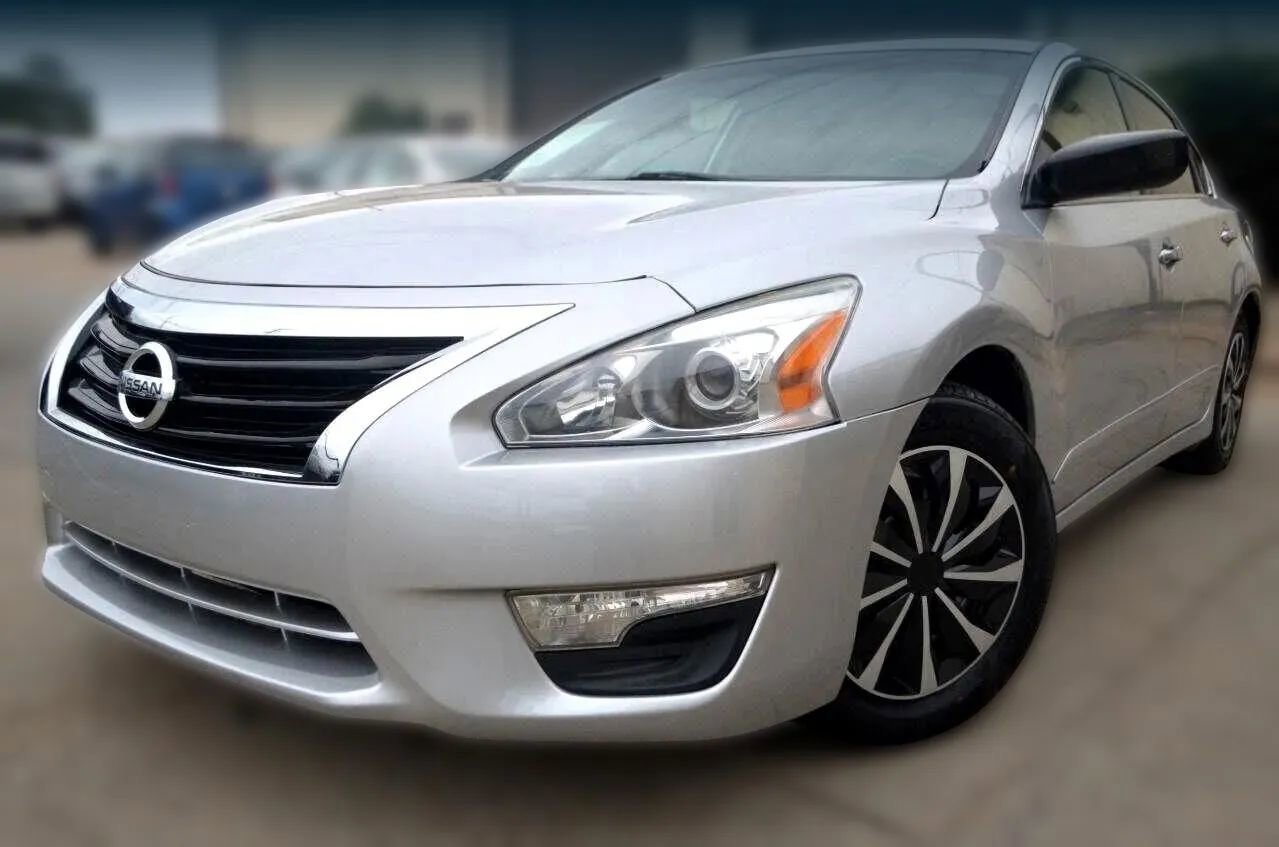 Used 2015 Nissan Altima 2.5 S w/ Power Driver Seat Package FWD image 2