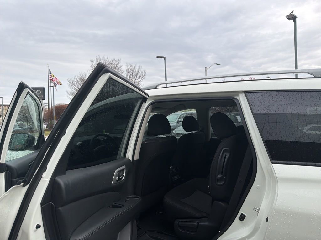 Used 2020 Nissan Pathfinder S image 22