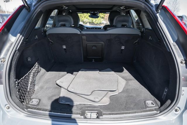 Certified 2022 Volvo XC60 T8 R-Design w/ Advanced Package image 10