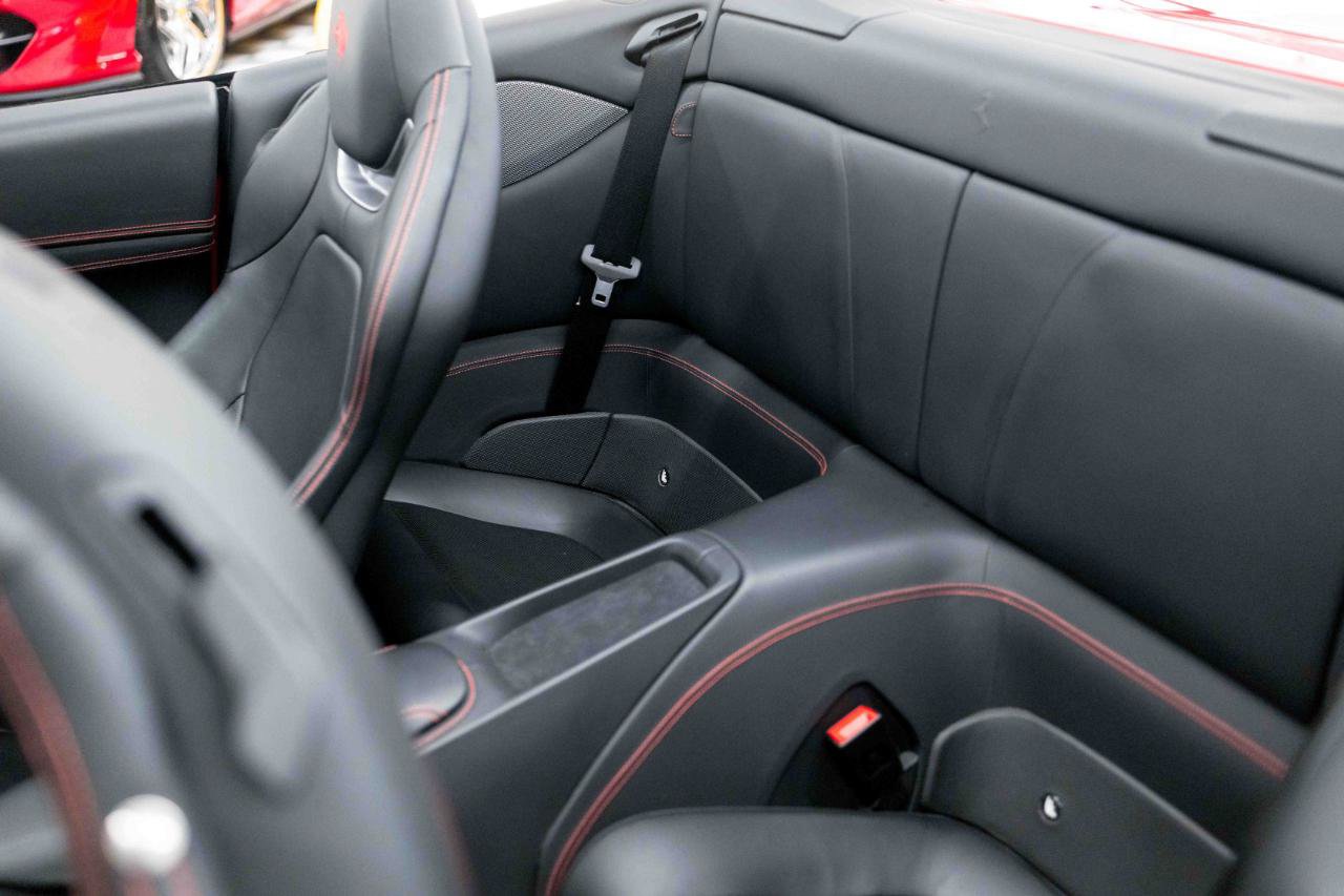 Used 2019 Ferrari Portofino RWD image 82