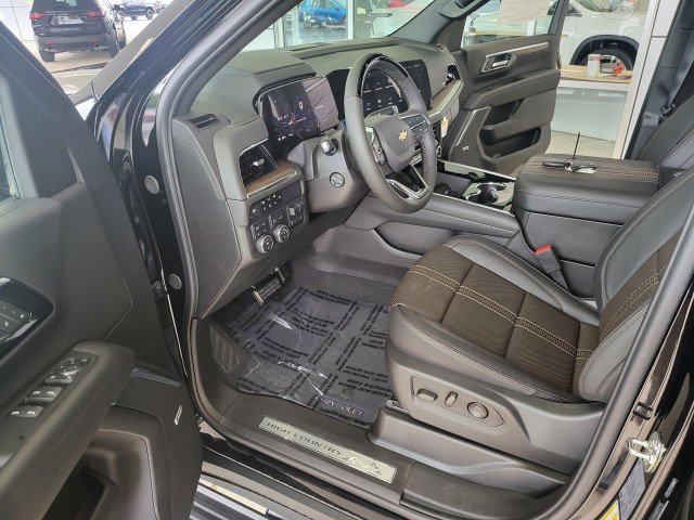 New 2025 Chevrolet Suburban High Country image 6