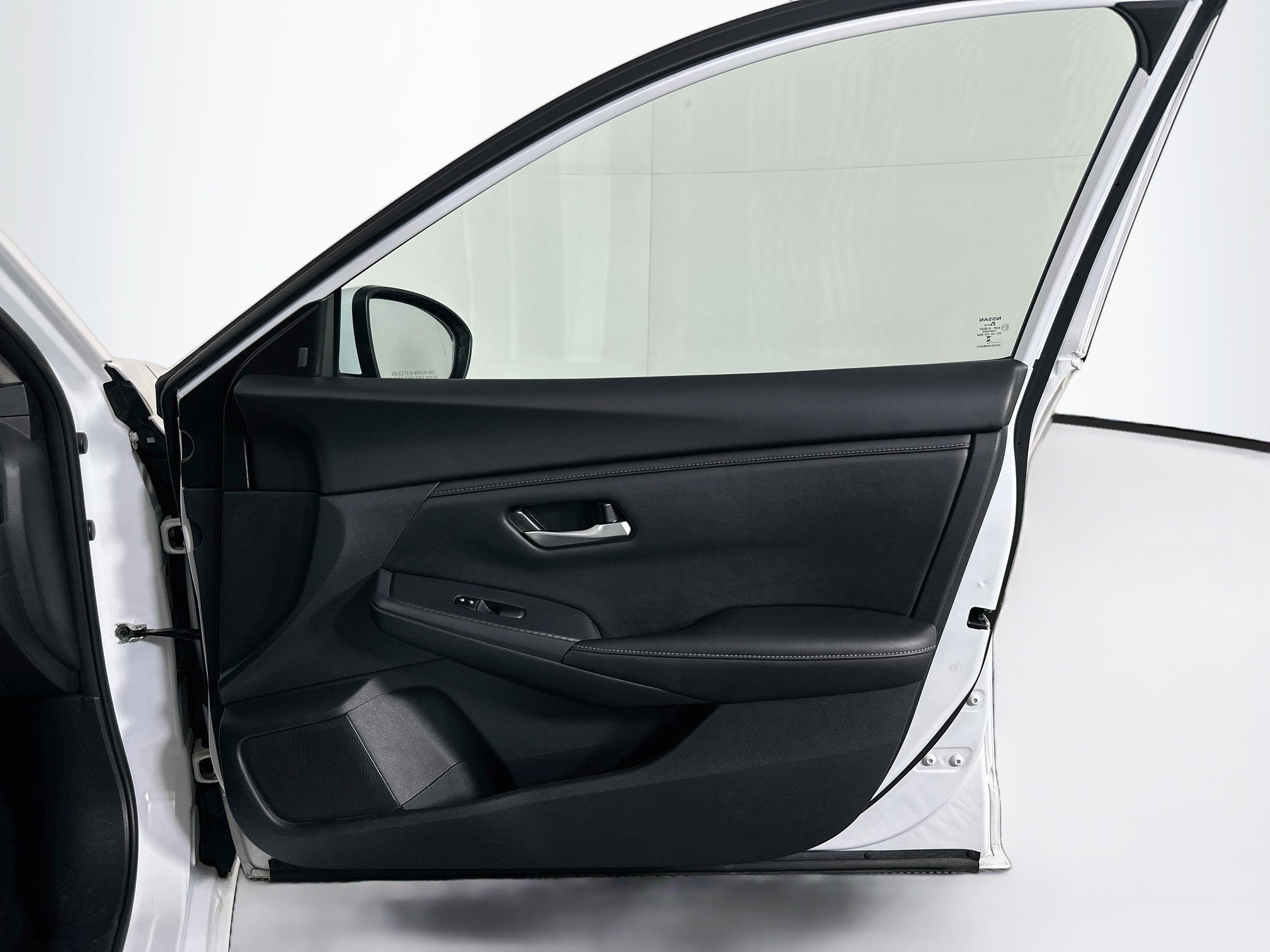 Used 2025 Nissan Sentra SV FWD image 30