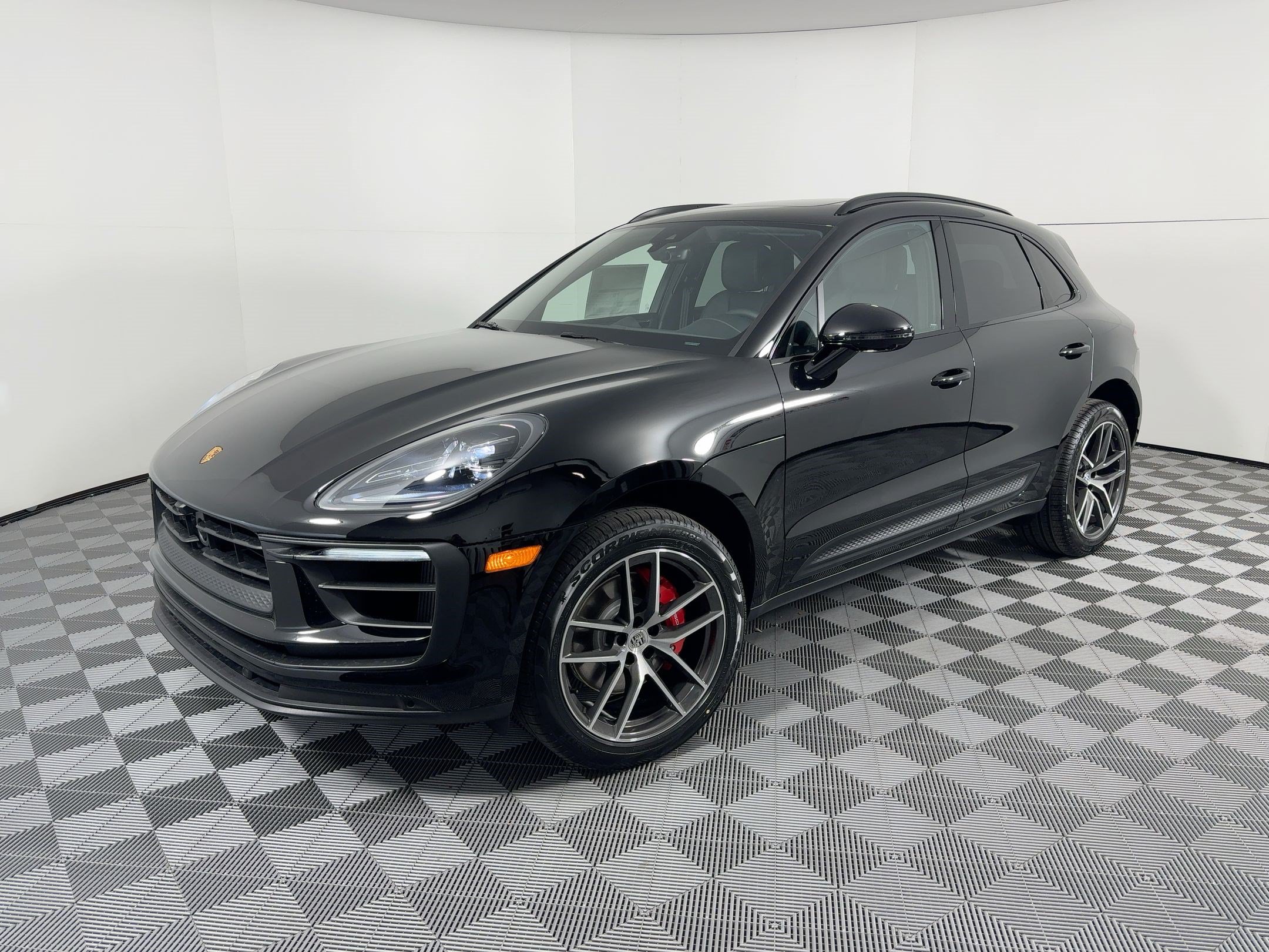 Used 2026 Porsche Macan S AWD/4WD image 1