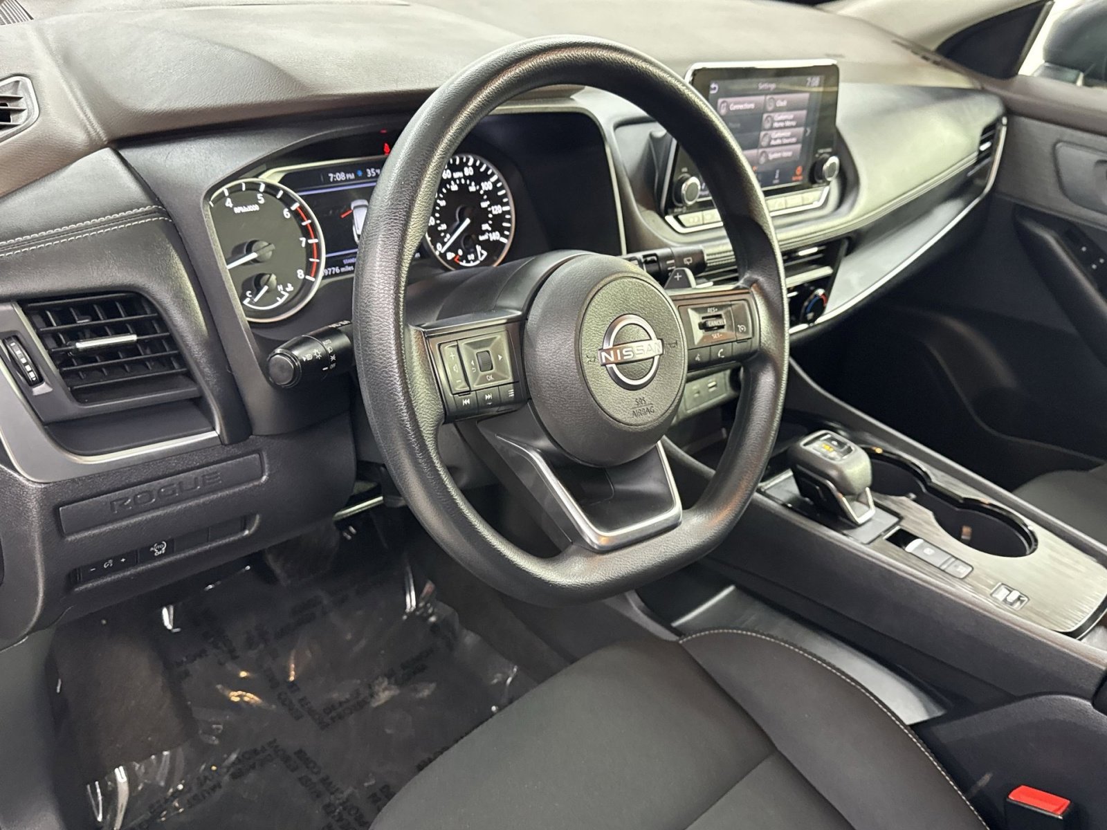 Used 2023 Nissan Rogue S image 7