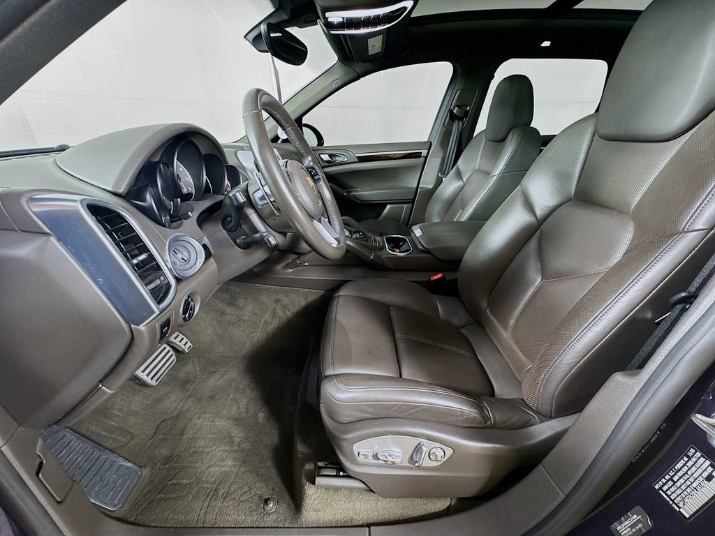 Used 2017 Porsche Cayenne S AWD/4WD image 24