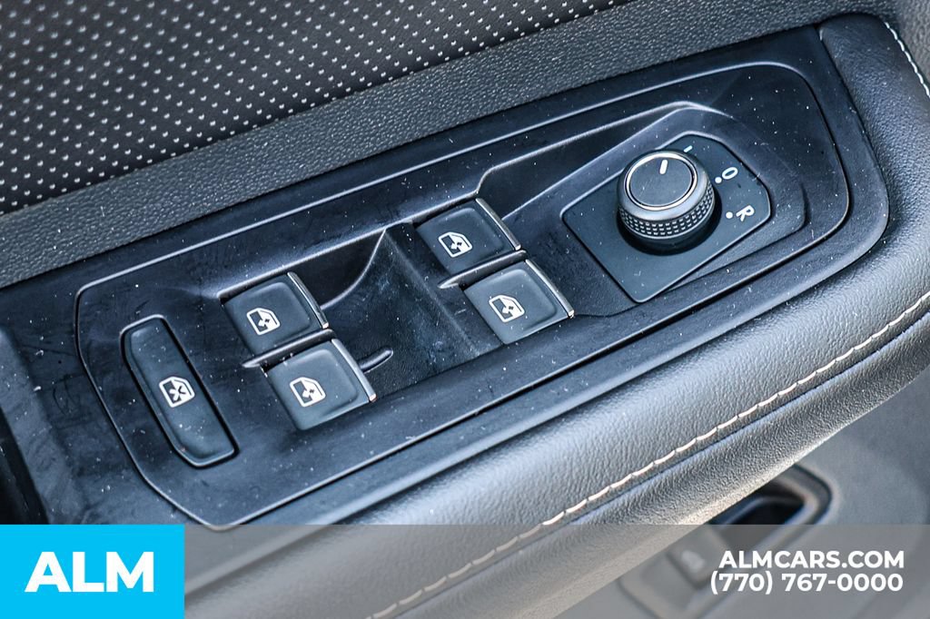 Used 2025 Volkswagen Atlas Cross Sport SE FWD image 45