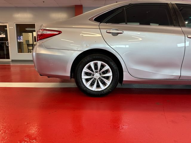 Used 2016 Toyota Camry LE FWD image 29