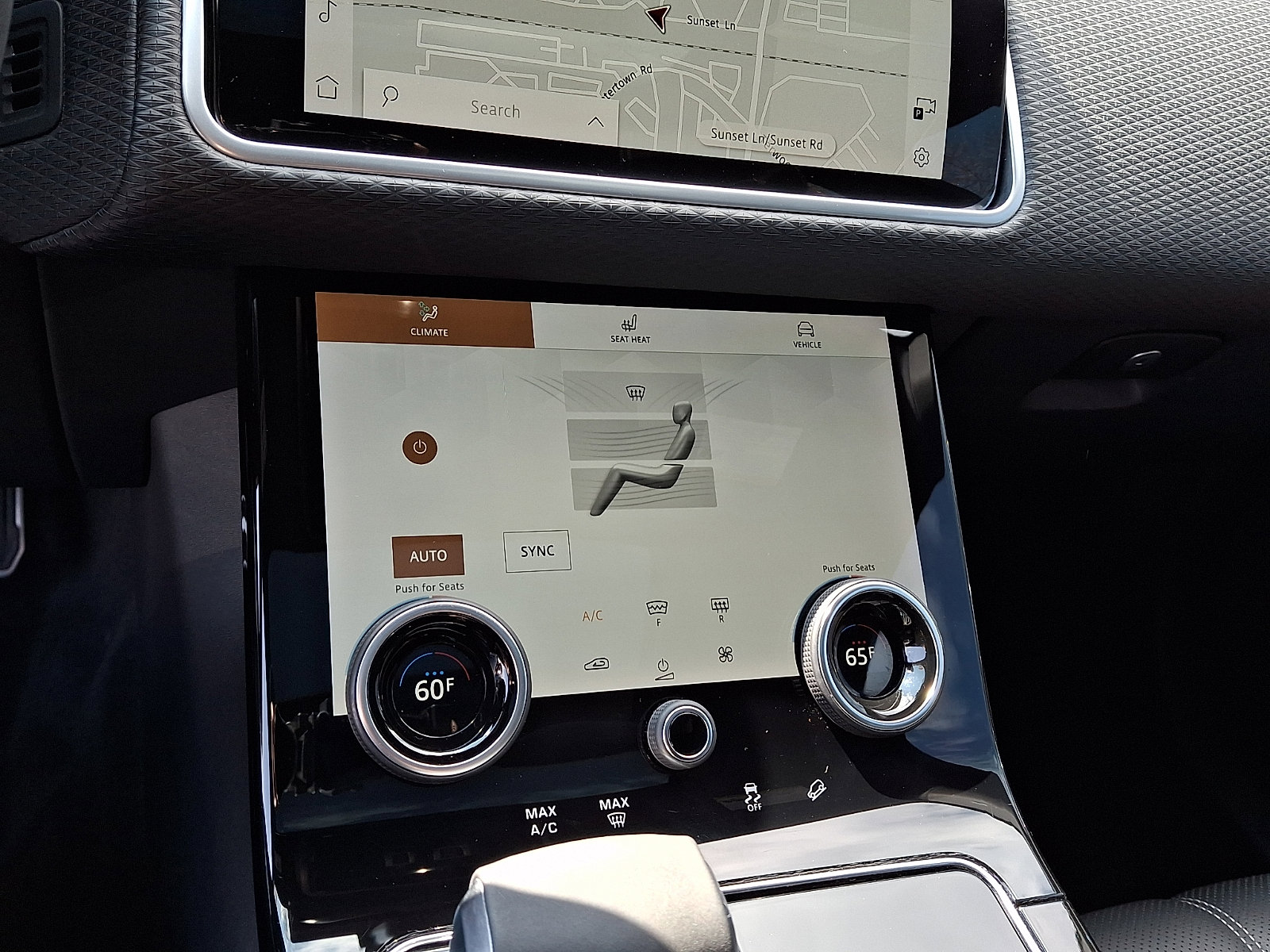 Used 2023 Land Rover Range Rover Velar R-Dynamic S image 16