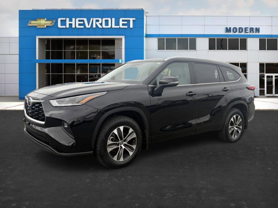 Used 2021 Toyota Highlander XLE