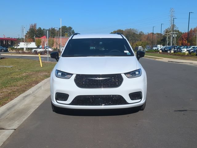 New 2026 Chrysler Pacifica Select w/ S Appearance Package FWD image 16